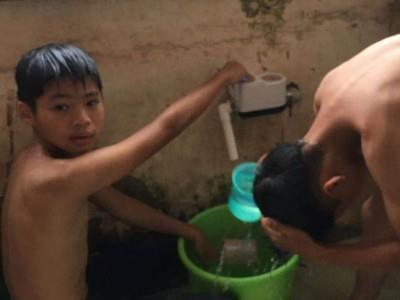 广西明瑞中学8爱干净的小孩.jpg 广西明瑞中学8爱干净的小孩.jpg