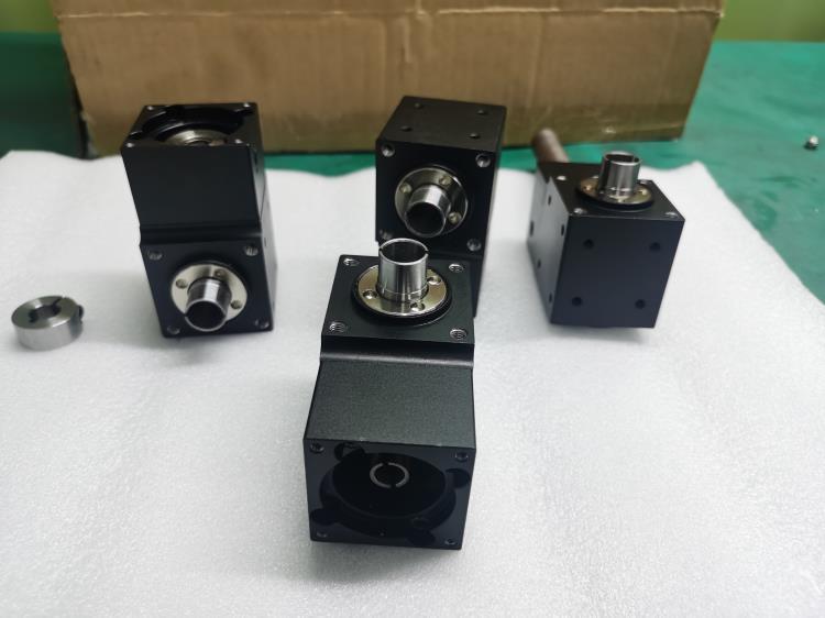 120精密中空轴直角减速机90减速器行星减速机转向器换向器